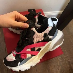 Women Valentino sneakers size 5.5